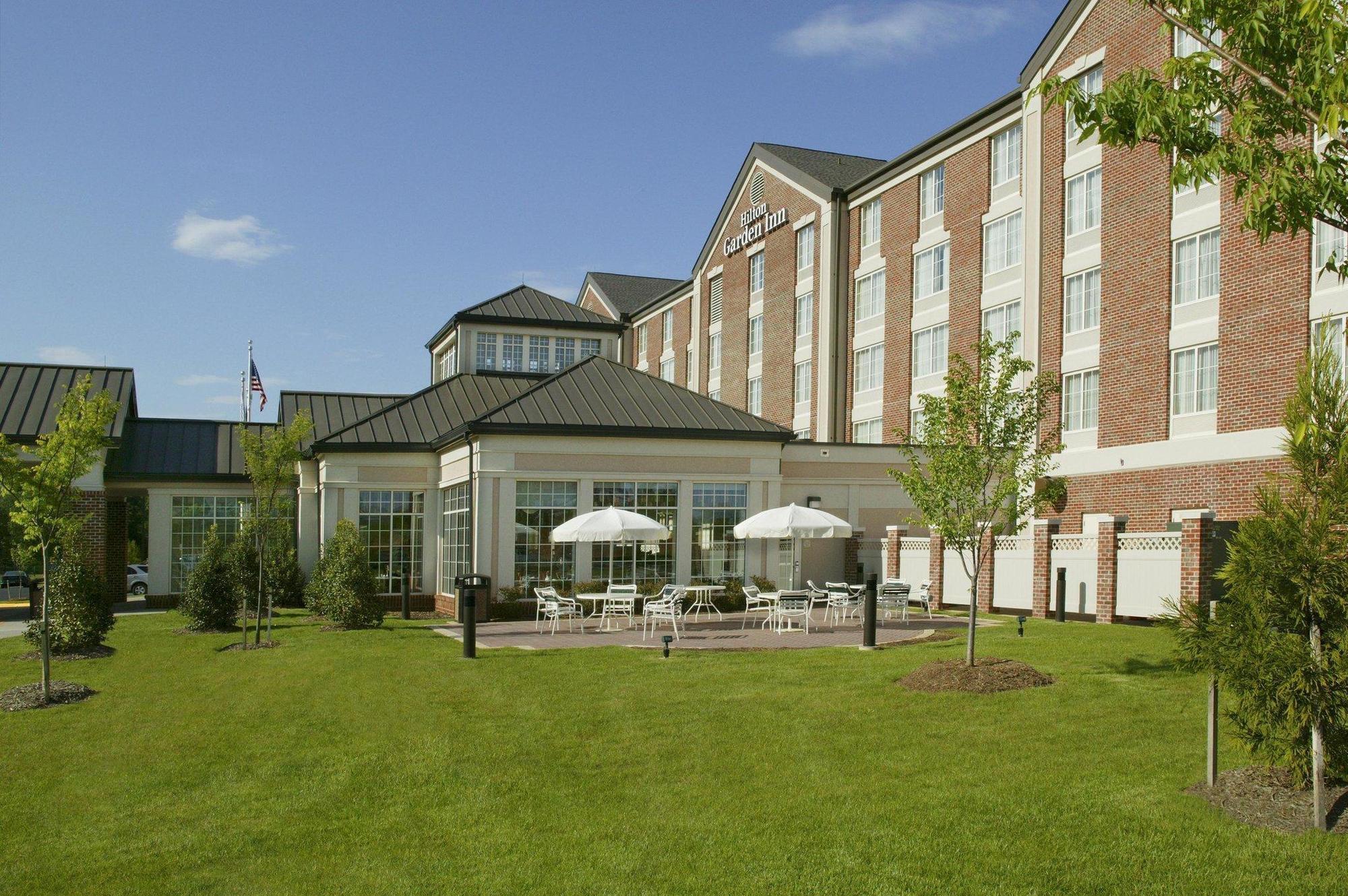 Hilton Garden Inn Fredericksburg Exterior photo